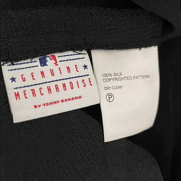 Tommy Bahama Men's XL 100% Silk MLB Baseball
Embroidered Hawaiian Shirt Black sz - Picture 8 of 11